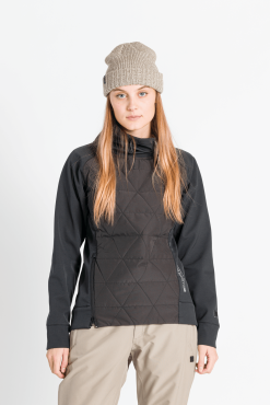 NITRO SNBD/ L1 OUTERWEAR L1 Women's Phase Tech Fleece -Outlet Skis Store 873889 001 Phase Tech Fleece Black Phantom Studio 1 1182x1772 411a9db2 98e0 4401 93c1 14d68dd66302